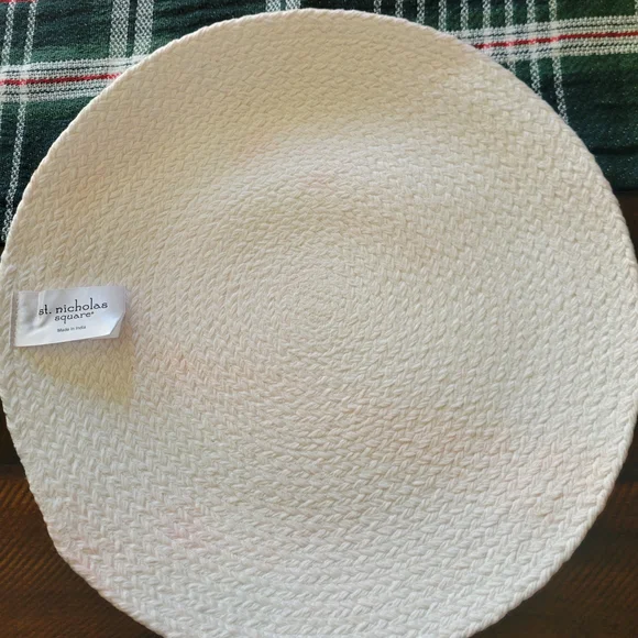 St. Nicholas Holiday Placemats with Pine and Berry Design Set Of 5 - Picture 2 of 8